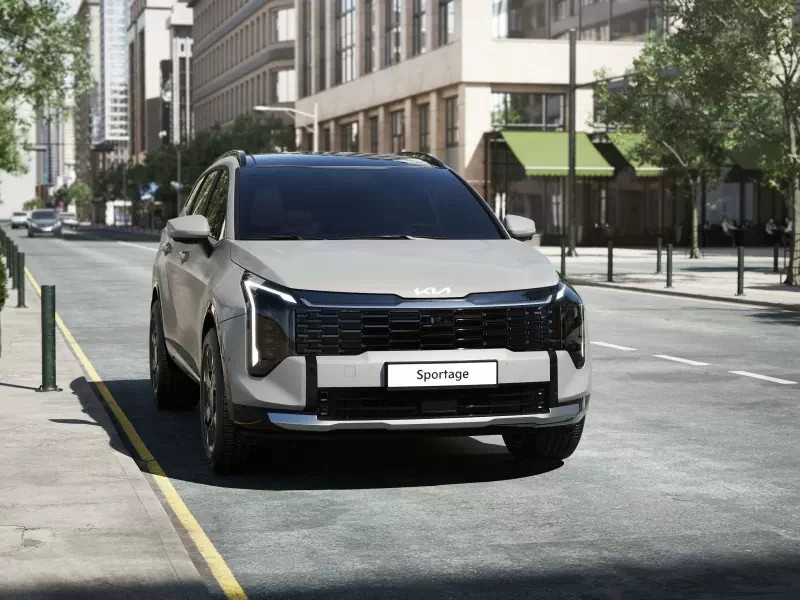 New Sportage Hybrid - Ngoai that - Can truoc manh me